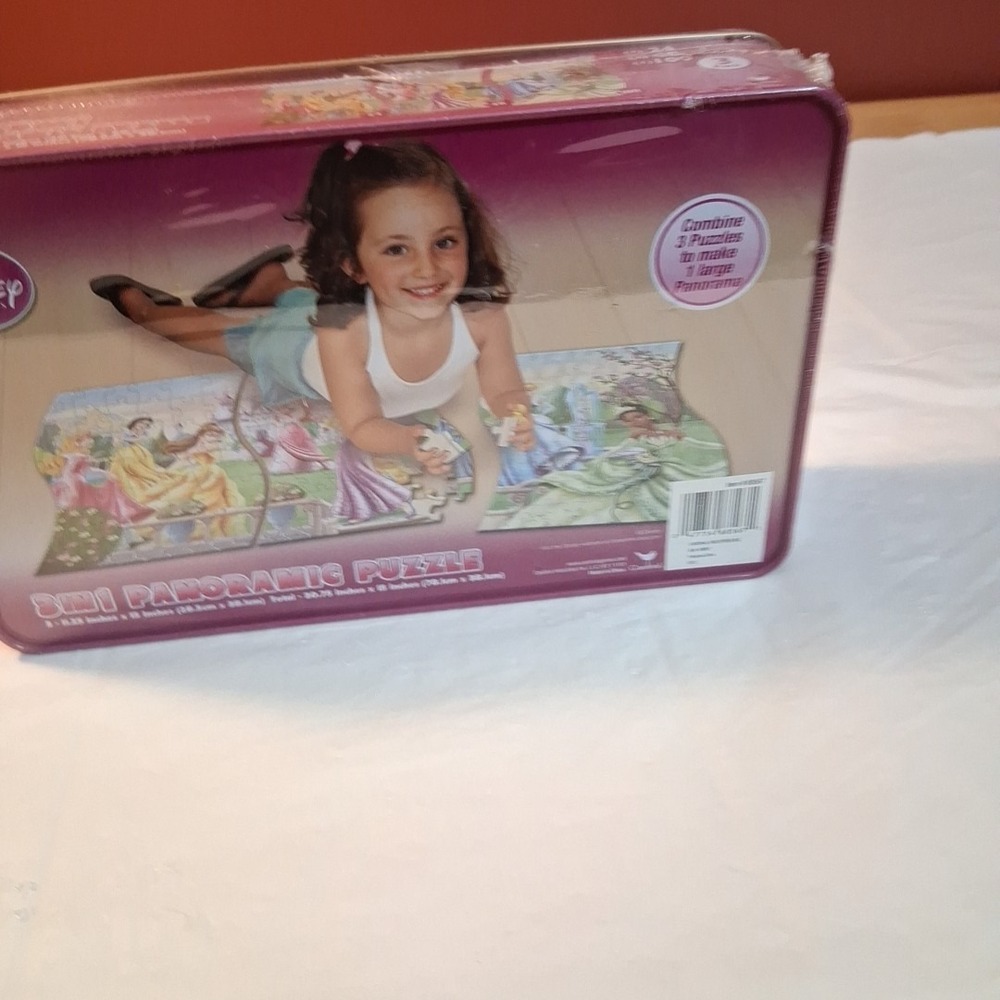 Disney Princess Panoramic Puzzle 3 in 1 in tin NEW - Picture 2 of 6